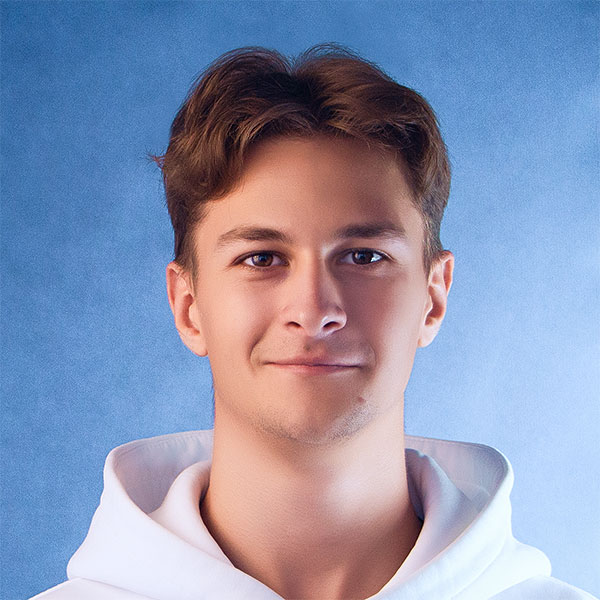 Анатолий Медведев