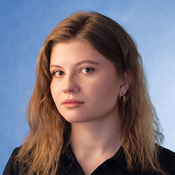 Алина Эсенеева